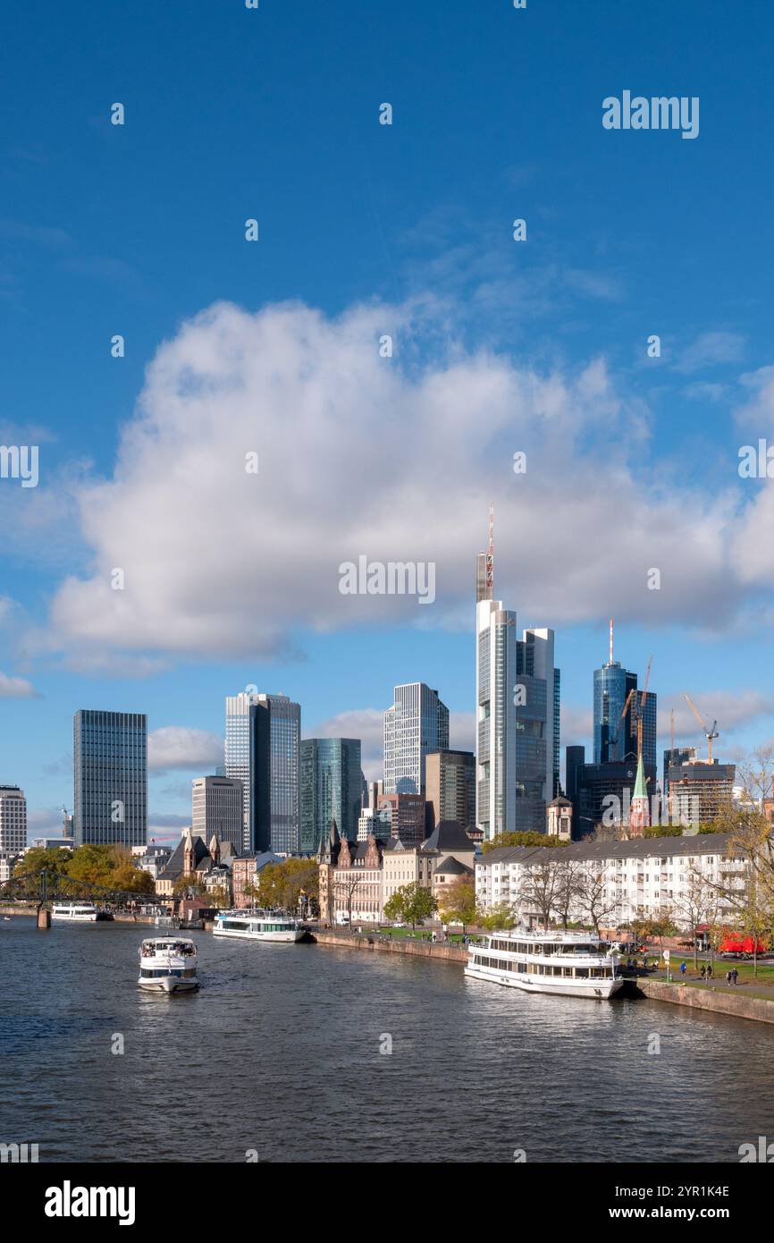 Skyline della città, Francoforte, Germania Foto Stock