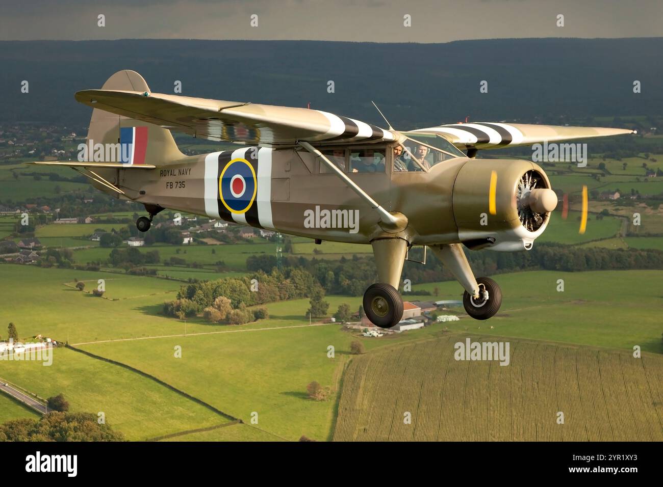 Royal Navy FB735 - Stinson AT-19 Reliant (V-77) Air to Air Photography Foto Stock