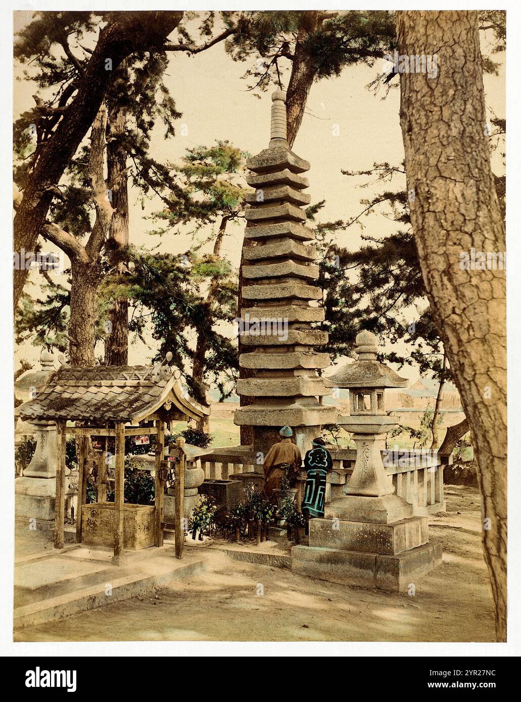 Tomba dell'Imperial Kiyomori. Japan Archive Photograph, albumen Silver print, a mano, circa 1865 Foto Stock