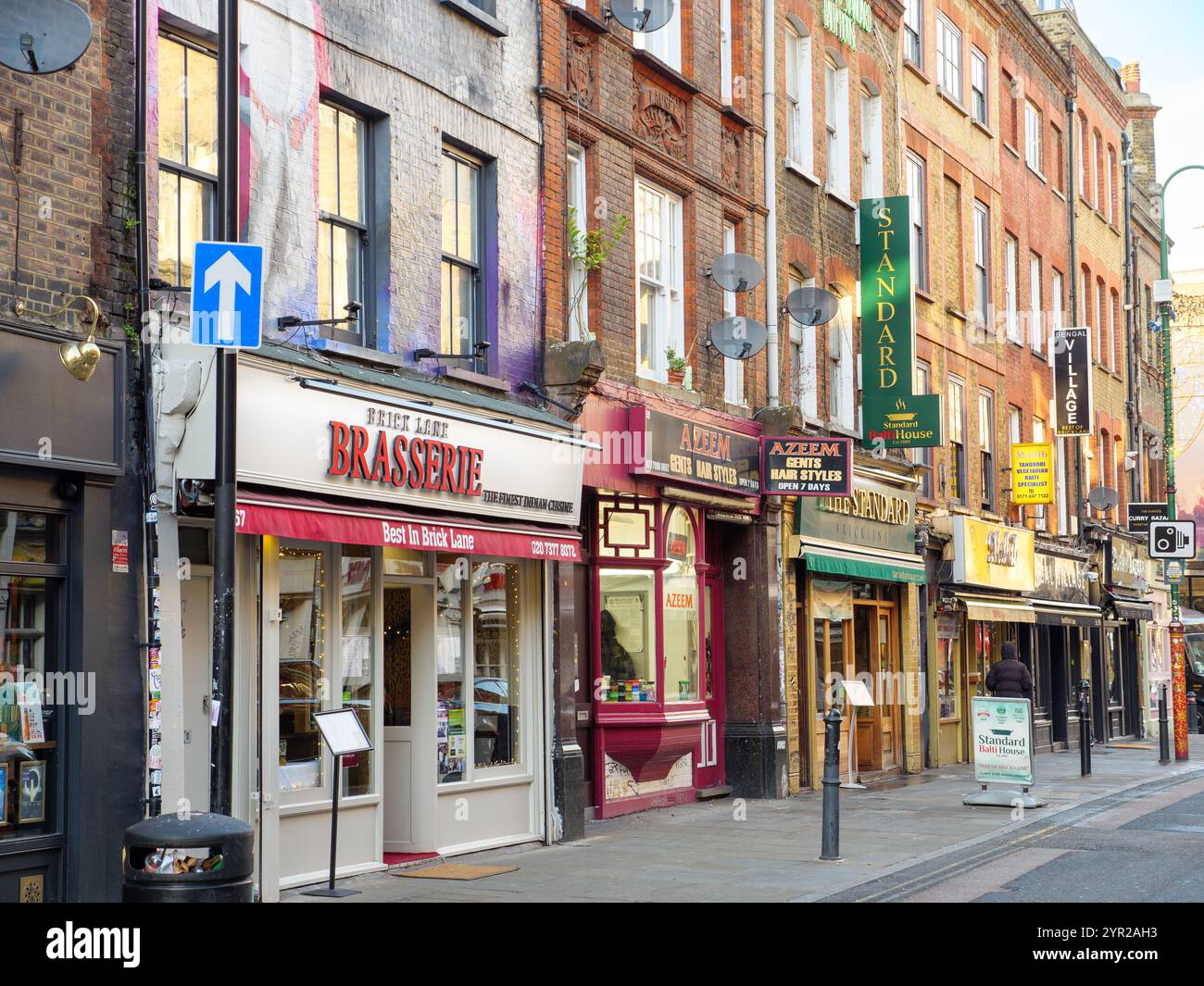 Ristoranti indiani su Brick Lane, East End, Londra, Regno Unito Foto Stock