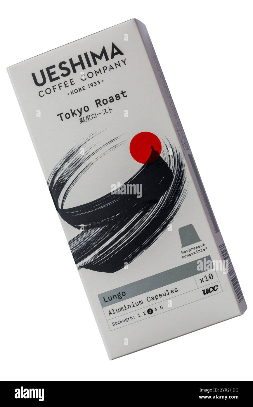 Scatola di capsule di caffè lungo Tokyo Roast capsule di alluminio cialde della Ueshima Coffee Company isolate su sfondo bianco Foto Stock