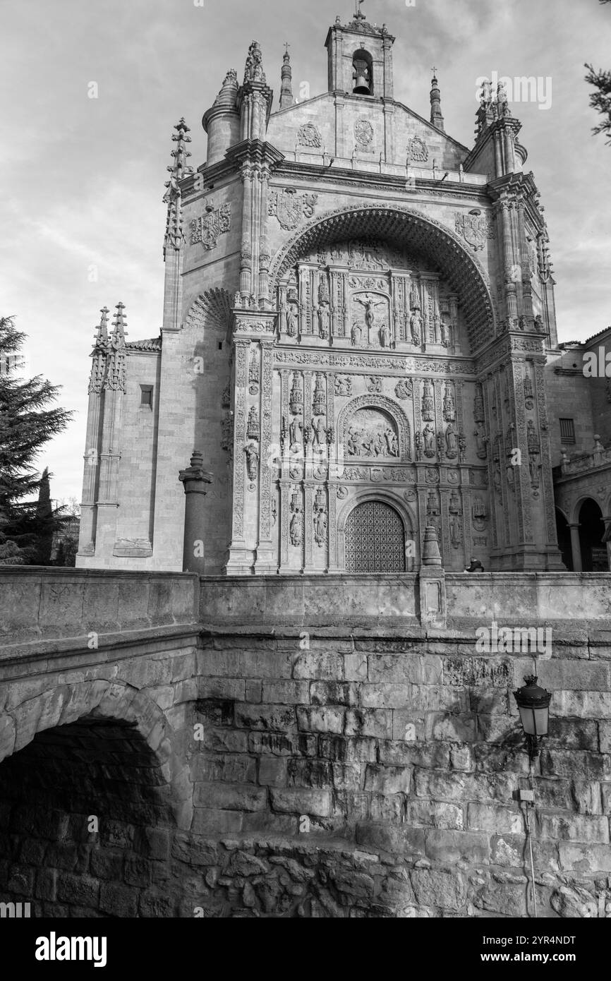 Salamanca, Spagna - 20 febbraio 2022: Il Convento de las Duenas è un convento domenicano a Salamanca. Costruito nel XV e XVI secolo. Foto Stock