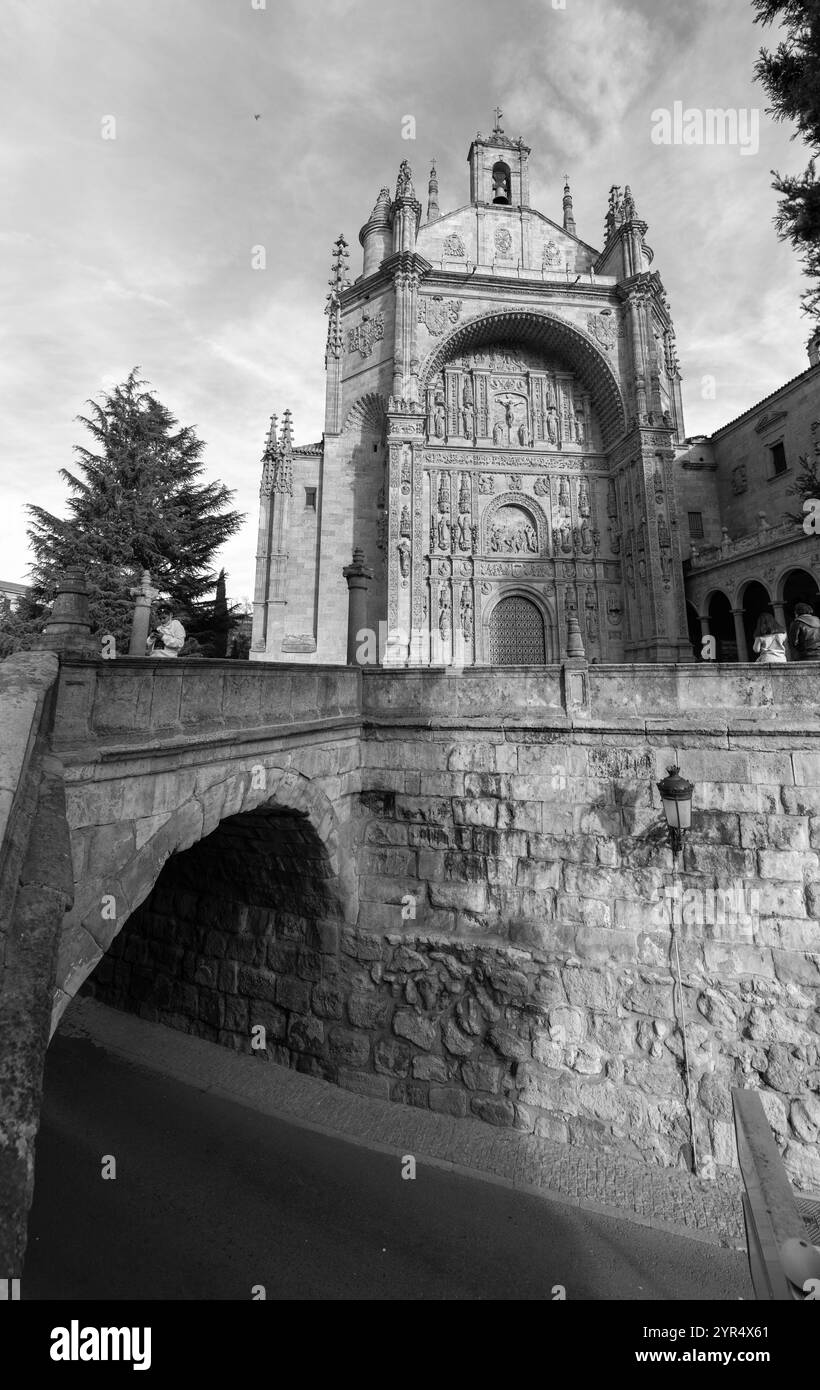 Salamanca, Spagna - 20 febbraio 2022: Il Convento de las Duenas è un convento domenicano a Salamanca. Costruito nel XV e XVI secolo. Foto Stock