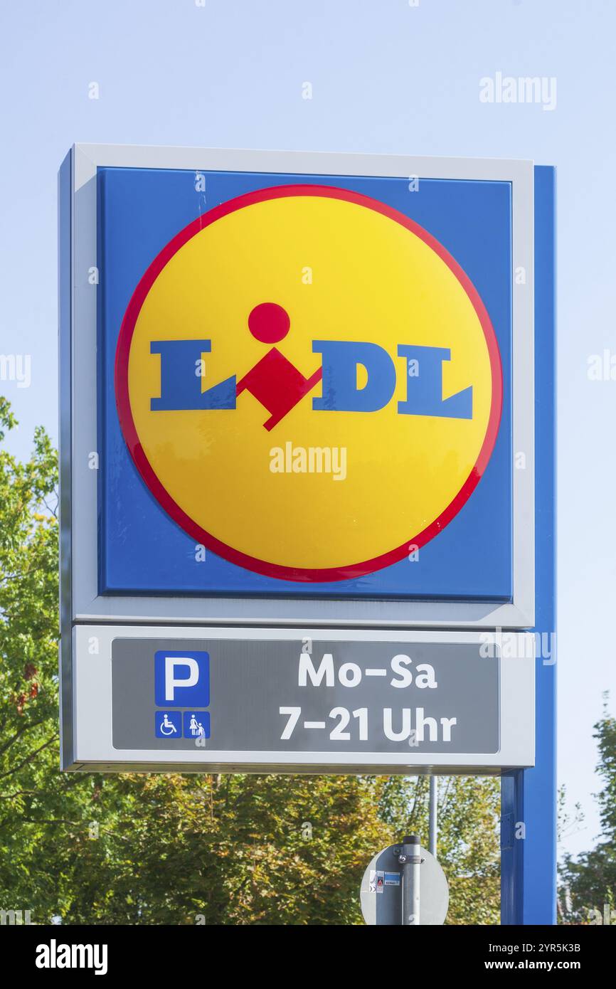 Logo su un supermercato, Discounter Lidl, Jever, Frisia Orientale, bassa Sassonia, Germania, Europa Foto Stock