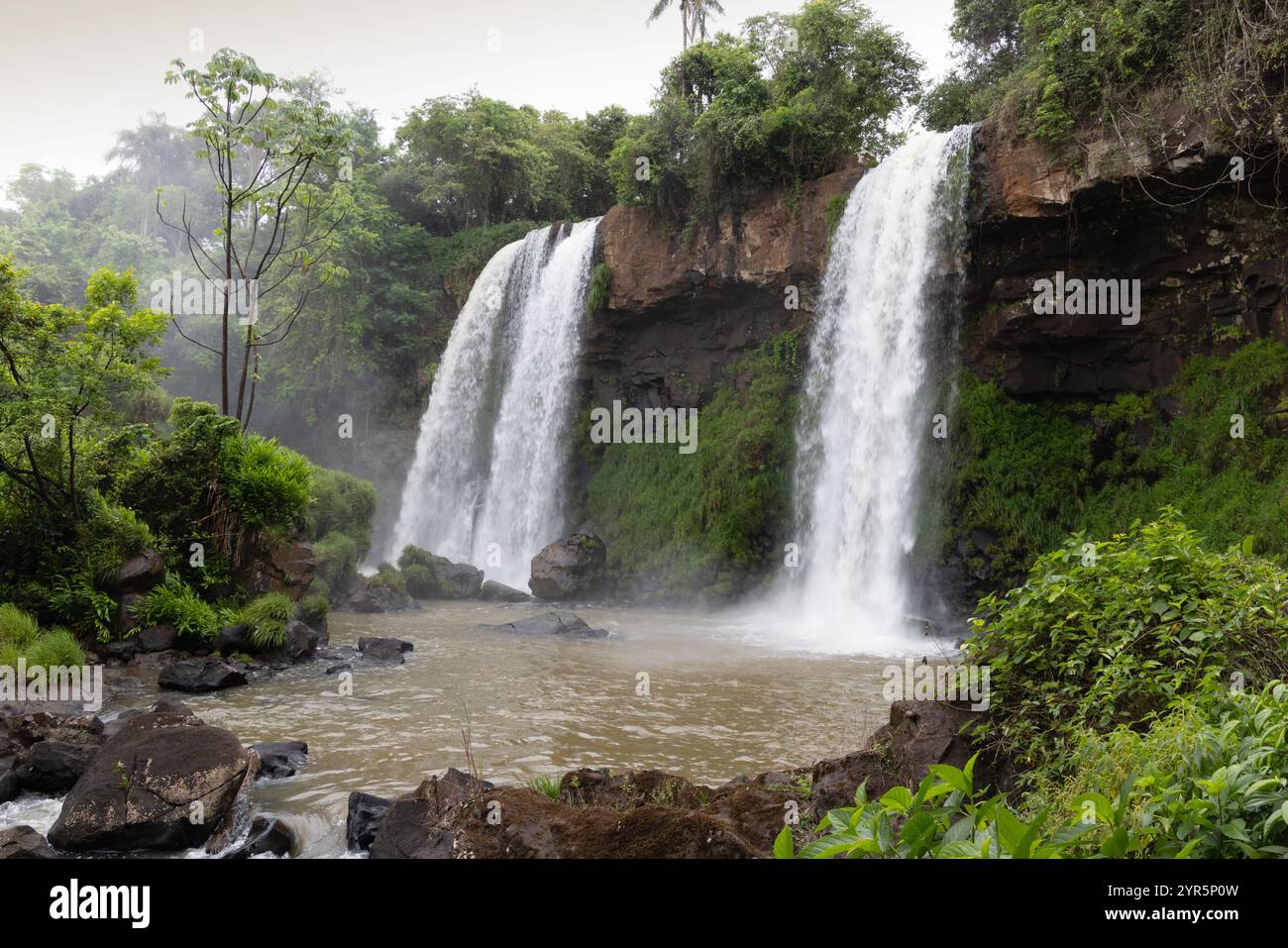 Cascate dell'Iguazù lato Argentina; cascate delle due Sorelle; paesaggio naturale argentino, Argentina Sud America. Foto Stock
