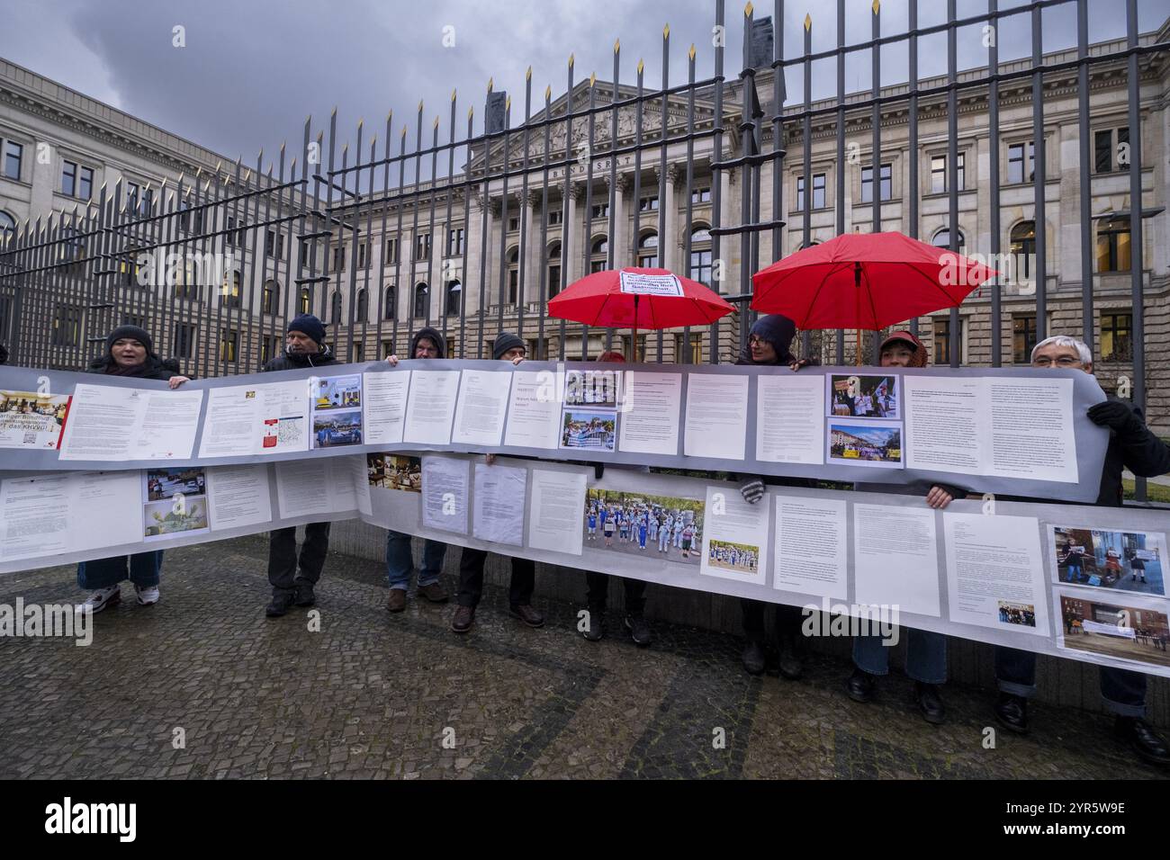 Germania, Berlino, 22 novembre 2024, azione contro la riforma ospedaliera, alleanze sanitarie presentare appello sulla riforma ospedaliera al Bundesrat, appello alla B. Foto Stock