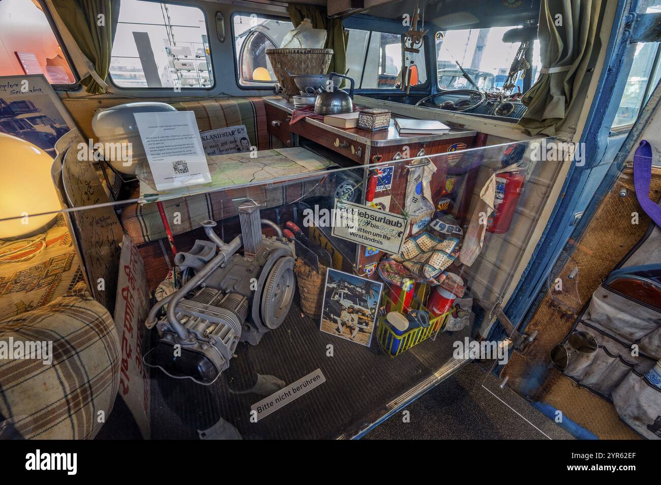 VOLKSWAGEN T1 Bulli del 1956, autocostruzione, vista interna, Erwin Hymer Museum, carovana, lago di Bad Forest, alta Svevia, Baden-Wuerttemberg, Germa Foto Stock