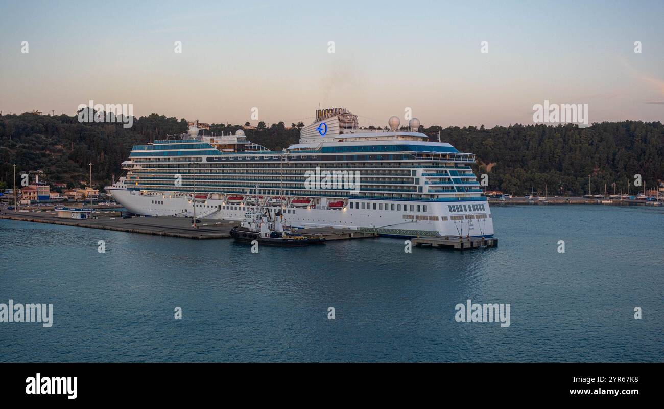 Nave da crociera Oceania Vista a Katakolo in Grecia Foto Stock