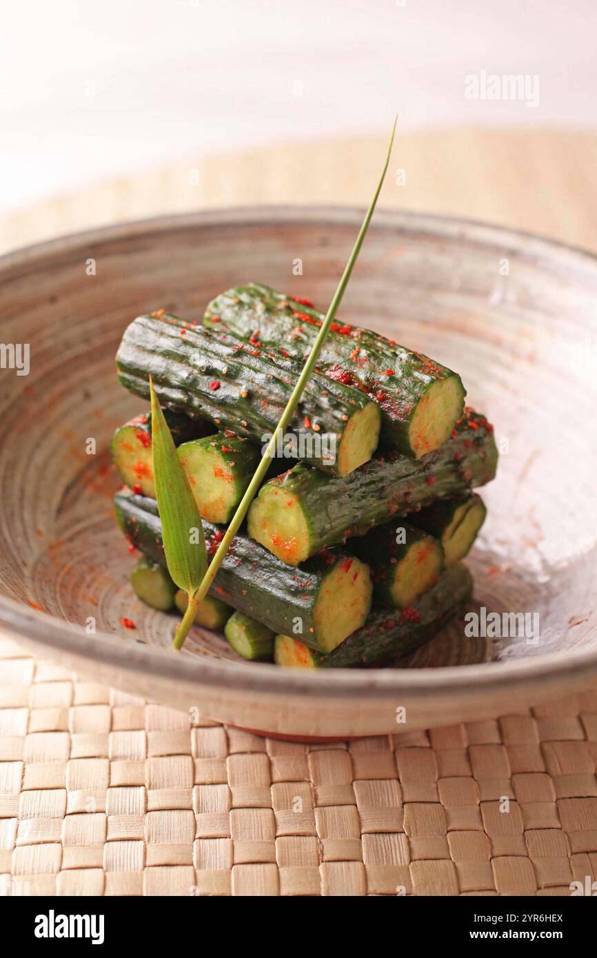 Cetriolo tataki piccante Foto Stock