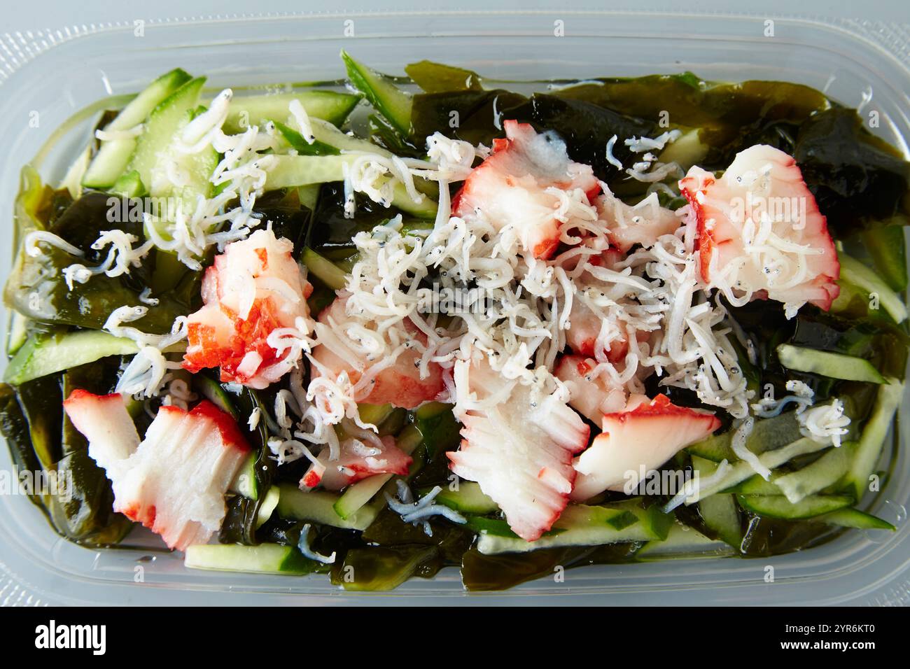 Torta di granchio all'aceto e alghe wakame Foto Stock