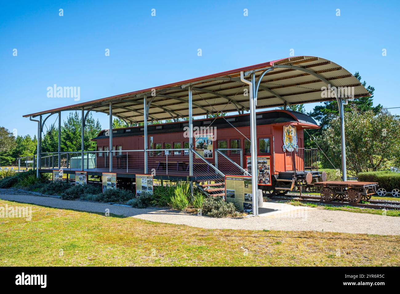 Carrozza ferroviaria ristrutturata nel 1909 in mostra all'Amiens Legacy Centre, Amiens Queensland Australia Foto Stock