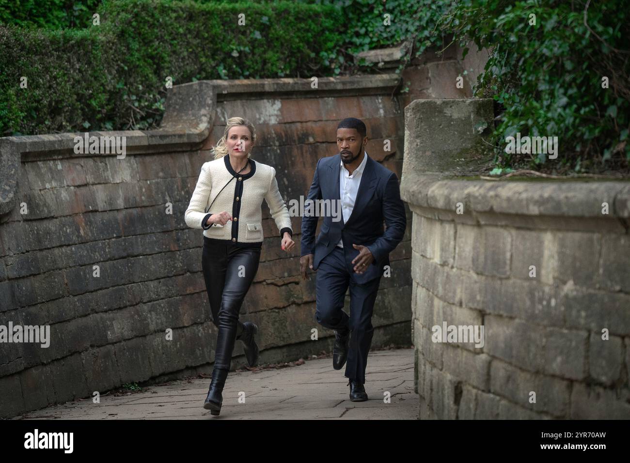 DATA DI RILASCIO: 17 gennaio 2025. TITOLO: Torna in azione. STUDIO: Netflix. DIRETTORE: Seth Gordon. TRAMA: Le ex spie della CIA Emily e Matt vengono tirate indietro nello spionaggio dopo che le loro identità segrete sono state rivelate. JAMIE FOXX nel ruolo di Matt, CAMERON DIAZ nel ruolo di Emily. (Immagine di credito: © Netflix/Entertainment Pictures/ZUMAPRESS.com) SOLO PER USO EDITORIALE! Non per USO commerciale! Foto Stock