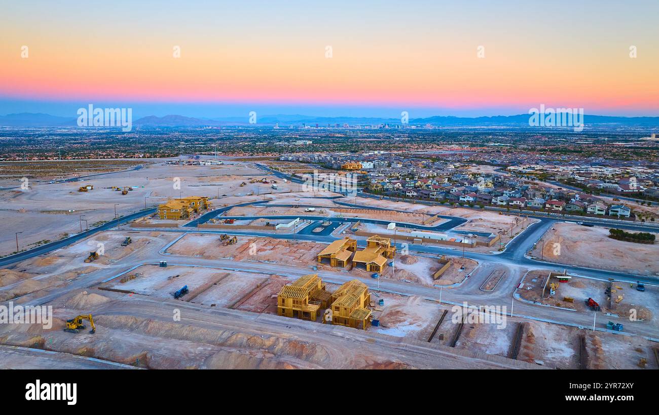 Aerial of Desert Suburban Construction Site at Golden Hour Foto Stock