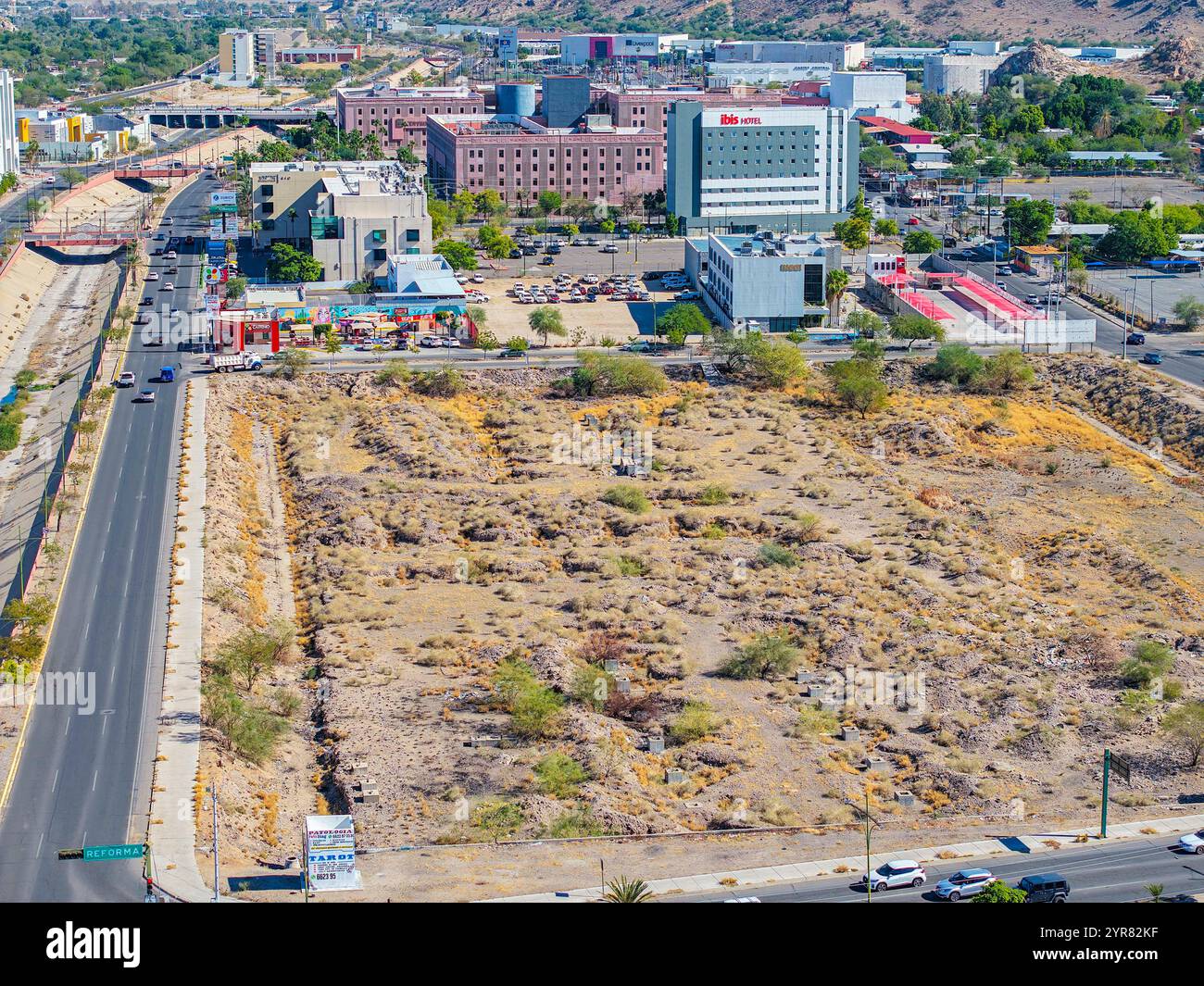 , Immobili, affitti, imprese, uffici, immobili a vado del Rio a Hermosillo, Messico. (Foto di Luis Gutierrez / NortePhoto) , Edificios, renta, negocios, oficinas, bienes raices en el vado del Rio en Hermosillo Messico. (Foto por Luis Gutierrez / NortePhoto) Foto Stock