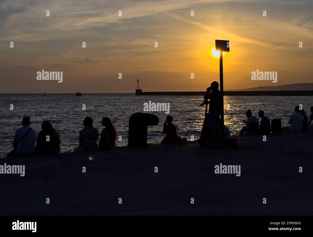 Porto vecchio con Museo delle civiltà d'Europa, Fort Saint-Jean, Palais du Pharao, Notre-Dame de la grande, Palais Longchamp il 14 agosto 2024 a Marsiglia, Francia. Foto Stock