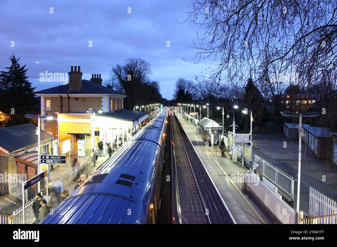 Treni alla stazione ferroviaria di Chiswick Foto Stock