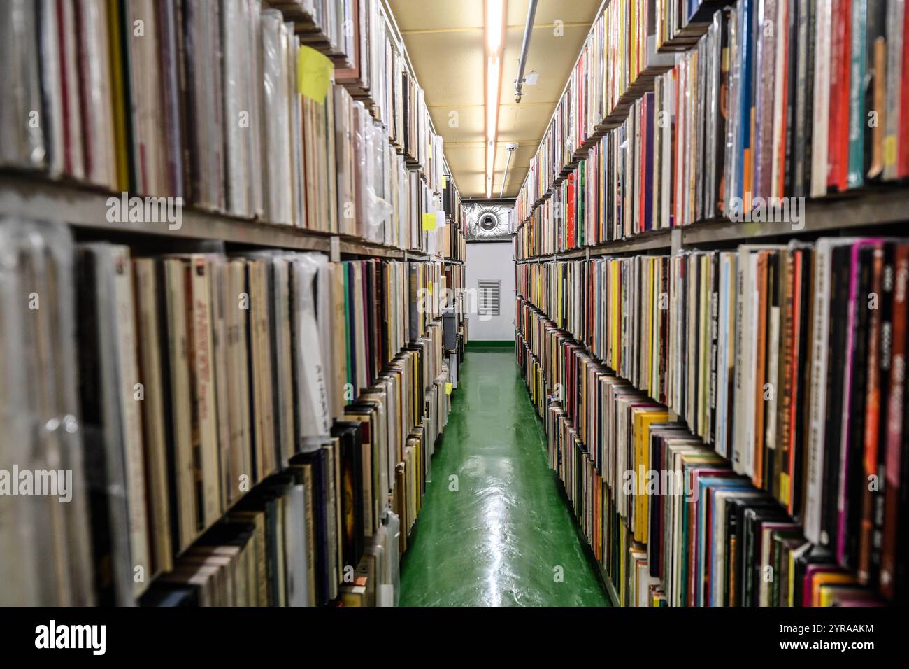 Lione, la Part-Dieu Library (Francia centro-orientale): Collezioni di suoni heritage a Silo 15, chiuse al pubblico, la più grande biblioteca municipale di fra Foto Stock