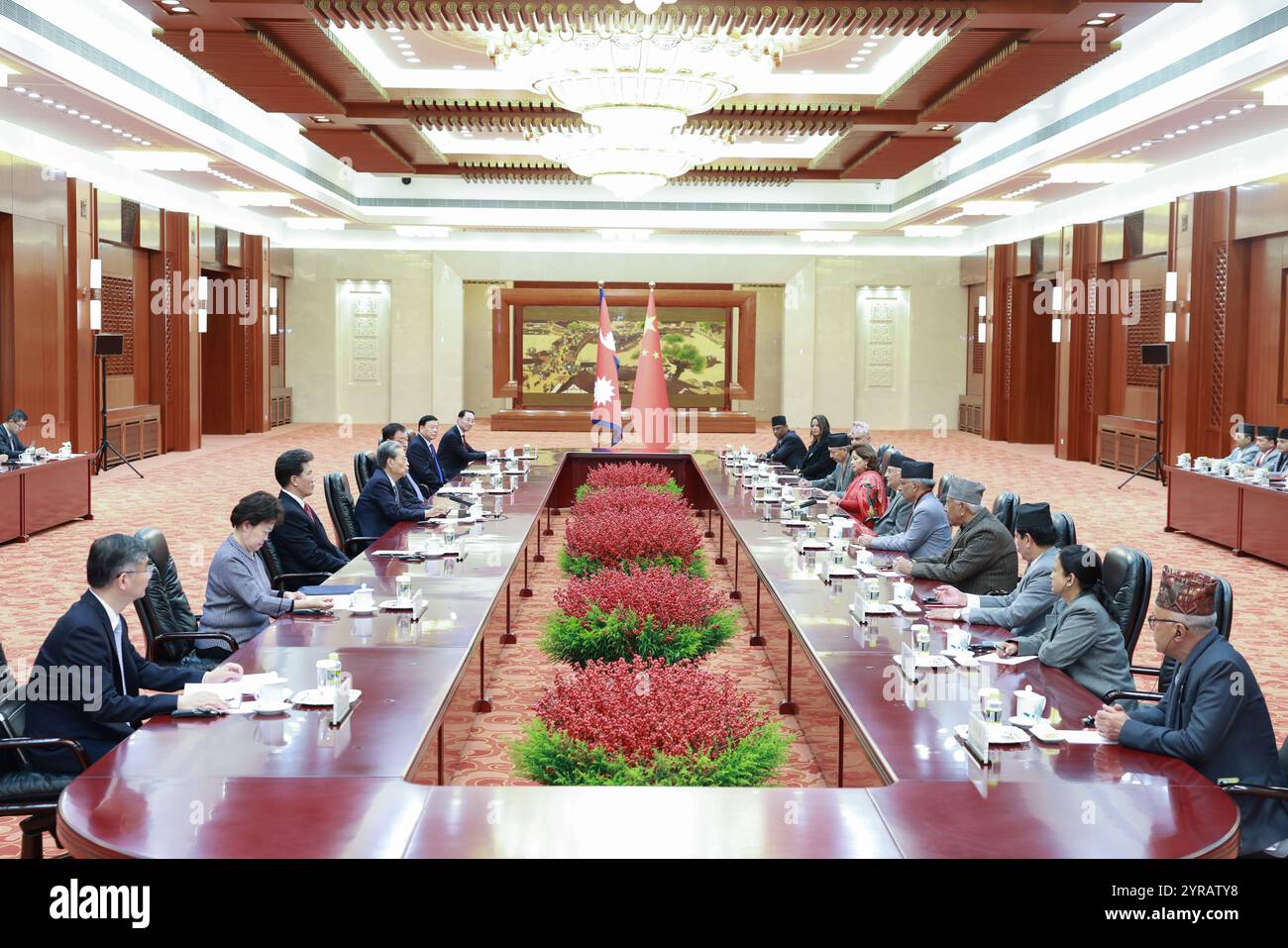 Pechino, Cina. 3 dicembre 2024. Zhao Leji, presidente del Comitato permanente del Congresso Nazionale del popolo, incontra il primo ministro del Nepal KP Sharma oli a Pechino, capitale della Cina, il 3 dicembre 2024. Crediti: Wang Ye/Xinhua/Alamy Live News Foto Stock