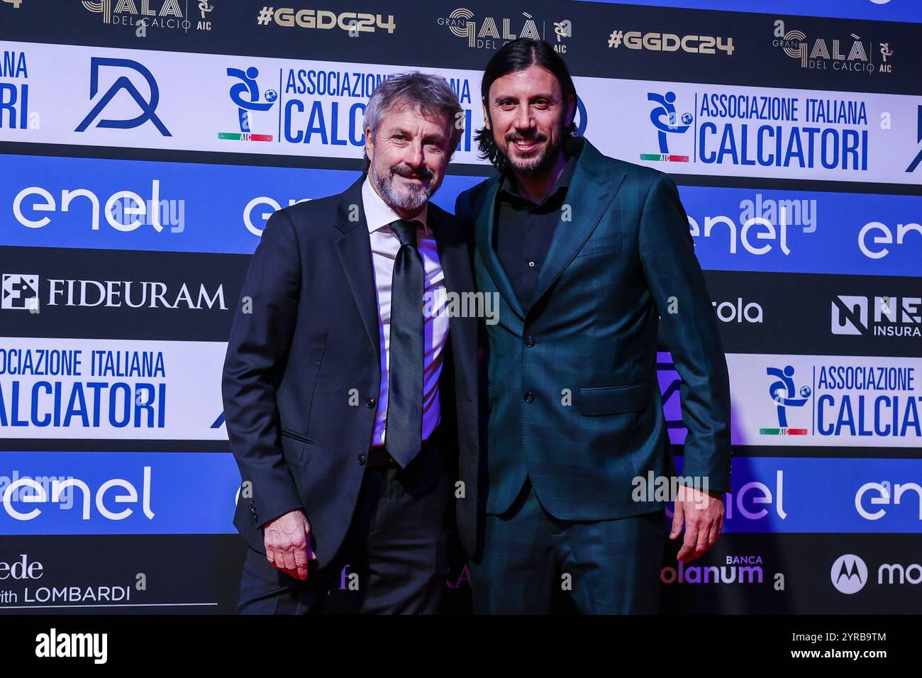 (R-L) Maurizio Ganz e Cristian Zaccardo visti sul Red Carpet durante il Gran Gala del calcio 2024 Oscar del calcio Awards AIC al Superstudio Maxi Foto Stock