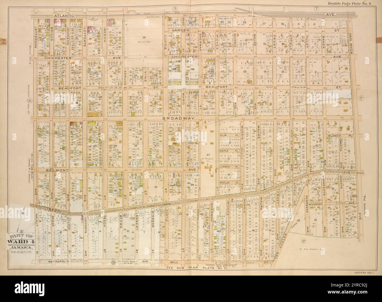 Queens, Vol. 1, Double Page Plate No. 6; Part of Ward 4, Jamaica; [Map Bounded by Atlantic Ave., Jefferson Ave., Briggs Ave., Johnson Ave., Lefferts Ave., Chichester Ave., Broadway, Belmont Ave., Liberty Ave., Morris Ave. Maure Ave., Frost Ave., Atfield Ave., Hulst Ave., Baker Ave., Vanwyck Ave., Dakota Ave., Minnesota Ave., Wyoming Ave. Nebraska Ave., Van Sicklen Ave., Dark Lane, Metropolis Ave.; incluso Beech St., Walnut St., Church St., Brown St., Lambert St., Windsor St. Curtis St., Spruce St., Vine St., Beaufort St. Garden St., Sherman St., Wickes St., Mill St.; incluso Blanco PL., Foto Stock