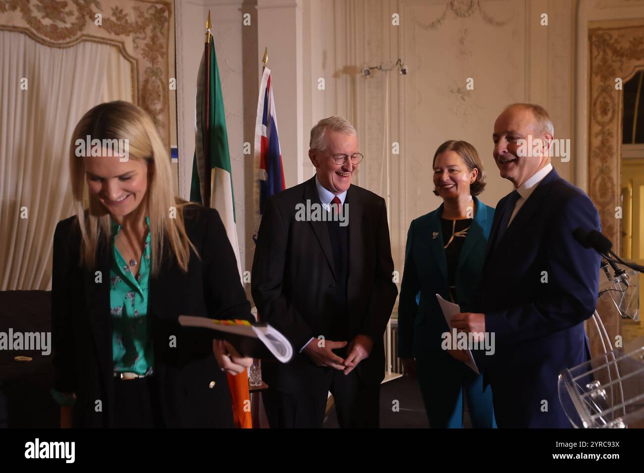 (Da sinistra a destra) Ministro della giustizia, Helen McEntee, Segretario di Stato per l'Irlanda del Nord, Hilary Benn, Sottosegretario di Stato parlamentare presso l'Ufficio dell'Irlanda del Nord, Fleur Anderson e Tanaiste, Ministro degli affari esteri e Ministro della difesa, Micheal Martin, dopo aver parlato alla Conferenza intergovernativa anglo-irlandese a Farmleigh House, Phoenix Park, Dublino, a seguito delle elezioni generali irlandesi. Data foto: Martedì 3 dicembre 2024. Foto Stock