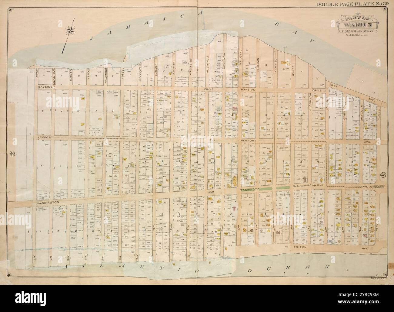 Queens, Vol. 1, Double Page Plate No. 39; Part of Ward 5; Farrockaway; [Map bounded by Park Ave., Southampton Ave., Ostend Ave., dover Ave., Brighton Ave., Essex Ave., Norfolk Ave., Oxford Ave., Henley Ave., Suffolk Ave., Dennison Ave., Montauk Ave., Chester Ave.; compresa Winthrop Ave., Orienta Ave., Pelham Ave., Monmouth Ave., Lincoln Ave., Bay Ave., Columbus Ave., Westend Ave., 10th Ave., Triton Ave., Washington Ave., Newport Ave., Bayside Drive.] 1907 Foto Stock