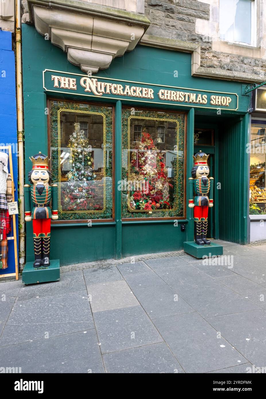 Lo Schiaccianoci Christmas Shop sul Royal Mile, Edimburgo, Scozia, Regno Unito Foto Stock
