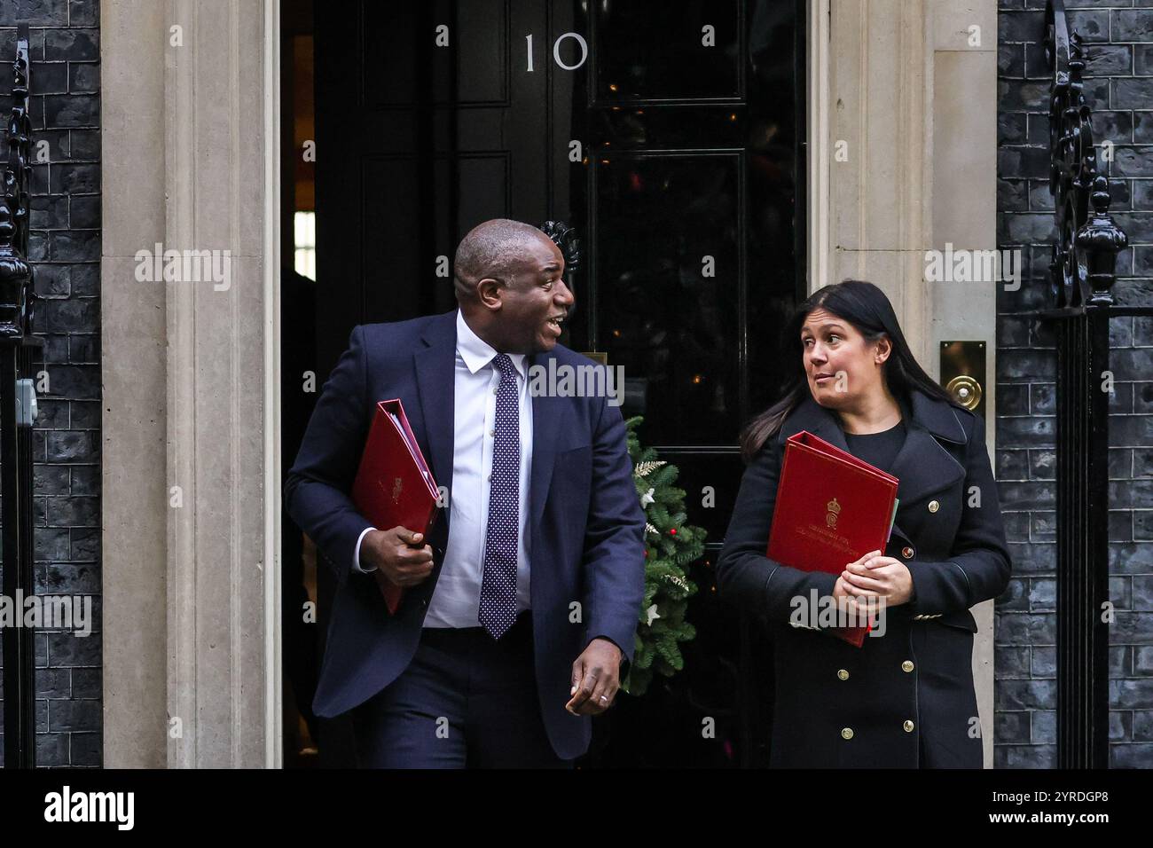 Londra, Regno Unito. 3 dicembre 2024. David Lammy, Segretario agli Esteri, deputato Tottenham e Lisa Nandy, Segretario di Stato per la cultura, i media e lo sport, deputato Wigan. I ministri partecipano alla riunione del gabinetto di governo a Downing Street, Londra, Regno Unito Credit: Imageplotter/Alamy Live News Foto Stock