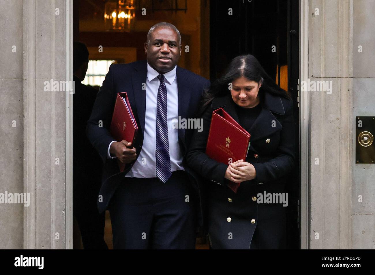 Londra, Regno Unito. 3 dicembre 2024. David Lammy, Segretario agli Esteri, deputato Tottenham e Lisa Nandy, Segretario di Stato per la cultura, i media e lo sport, deputato Wigan. I ministri partecipano alla riunione del gabinetto di governo a Downing Street, Londra, Regno Unito Credit: Imageplotter/Alamy Live News Foto Stock