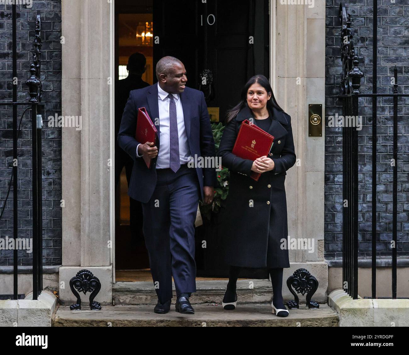 Londra, Regno Unito. 3 dicembre 2024. David Lammy, Segretario agli Esteri, deputato Tottenham e Lisa Nandy, Segretario di Stato per la cultura, i media e lo sport, deputato Wigan. I ministri partecipano alla riunione del gabinetto di governo a Downing Street, Londra, Regno Unito Credit: Imageplotter/Alamy Live News Foto Stock