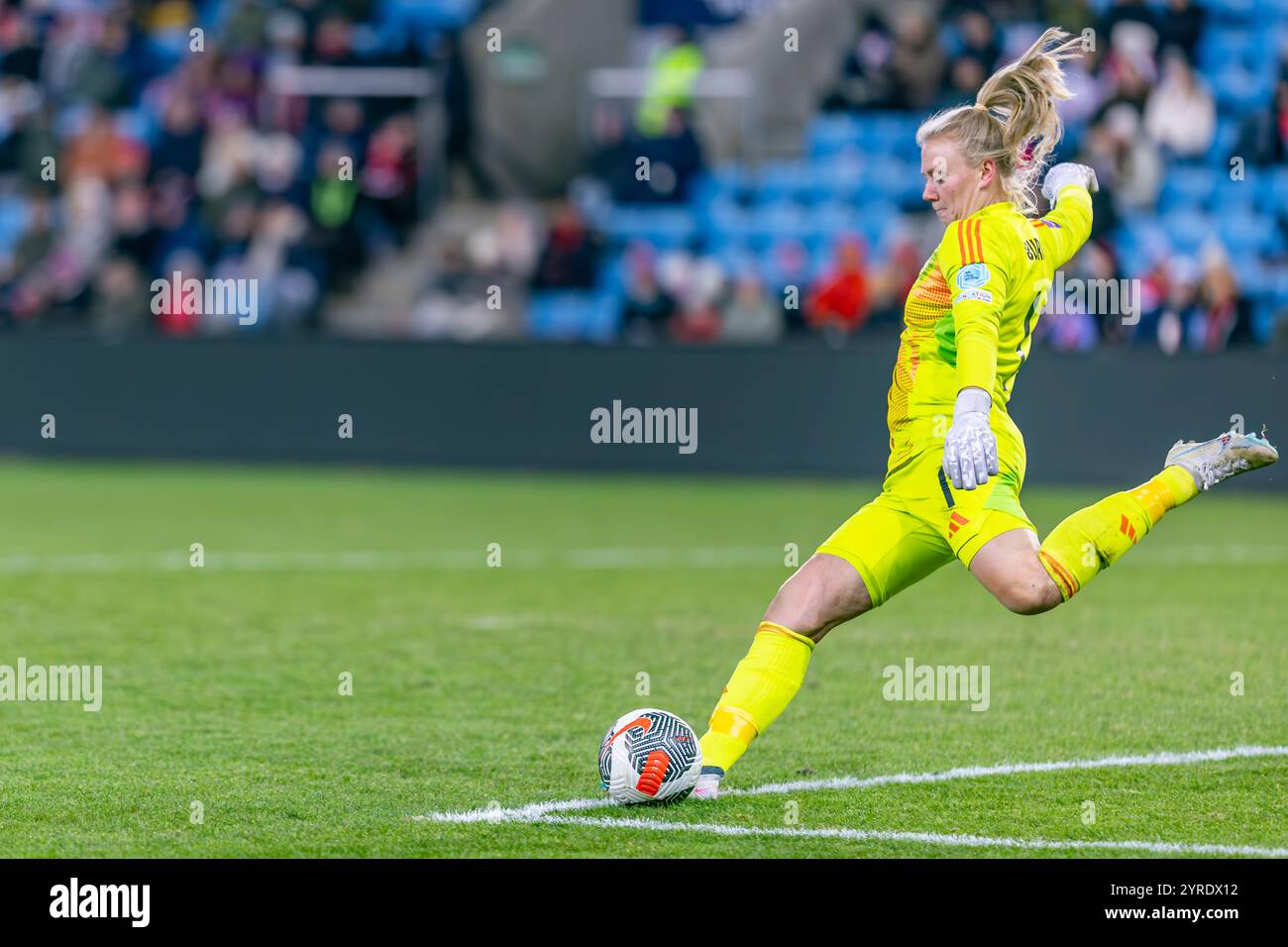Oslo, Norvegia 3 dicembre 2024 Jacqueline Burns dell'Irlanda del Nord e Reading FC in azione durante i play-off delle qualificazioni ai Campionati europei turno 2 tra le donne norvegesi e le donne dell'Irlanda del Nord all'Ullevaal Stadion di Oslo, Norvegia crediti: Nigel Waldron/Alamy Live News Foto Stock Oslo, Norvegia 3 dicembre 2024 Jacqueline Burns dell'Irlanda del Nord e Reading FC in azione durante i play-off delle qualificazioni ai Campionati europei turno 2 tra le donne norvegesi e le donne dell'Irlanda del Nord all'Ullevaal Stadion di Oslo, Norvegia crediti: Nigel Waldron/Alamy Live News Foto Stock