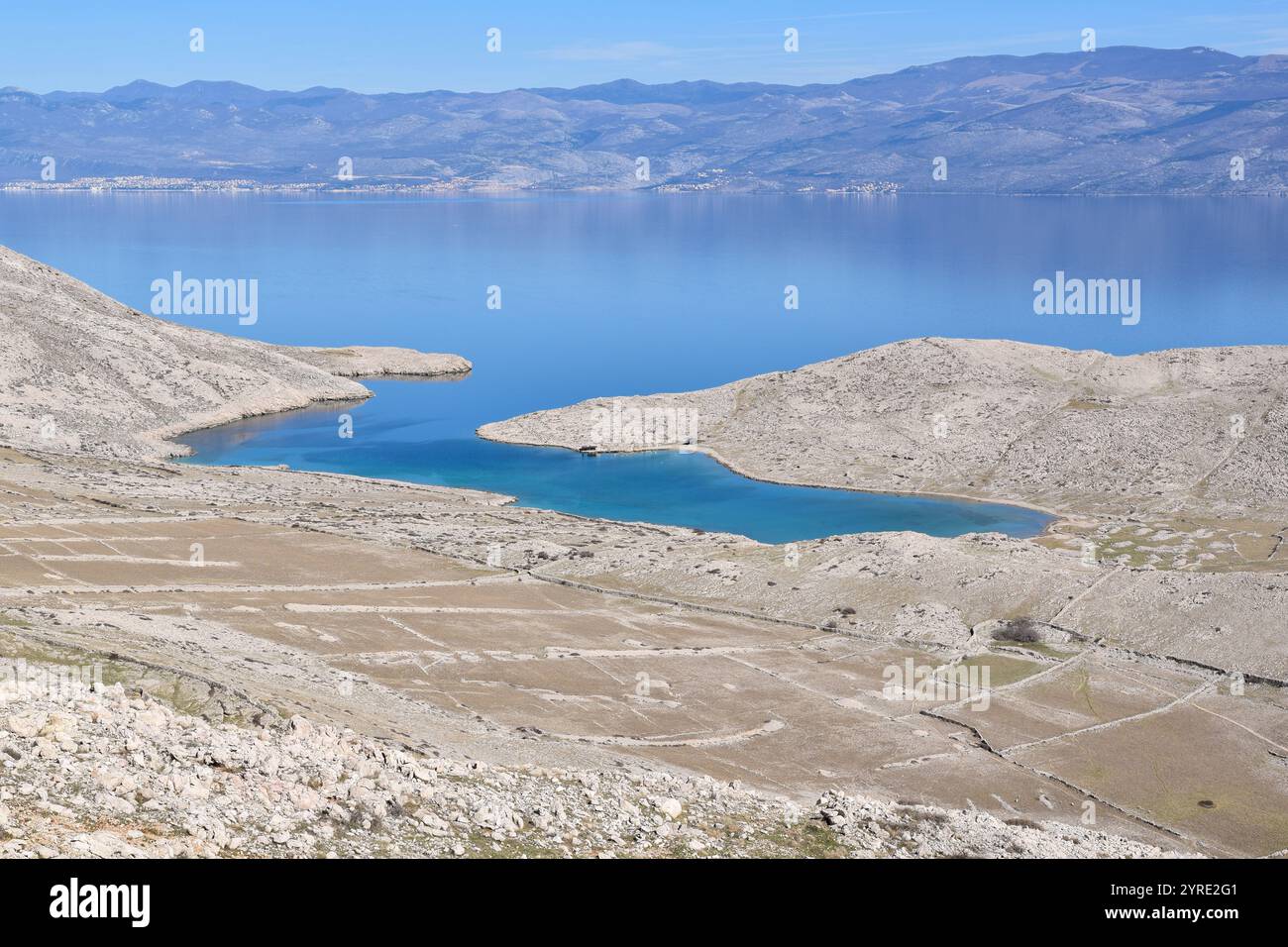 Baia di Mala Luka all'estremità sud-est dell'isola di Krk Foto Stock