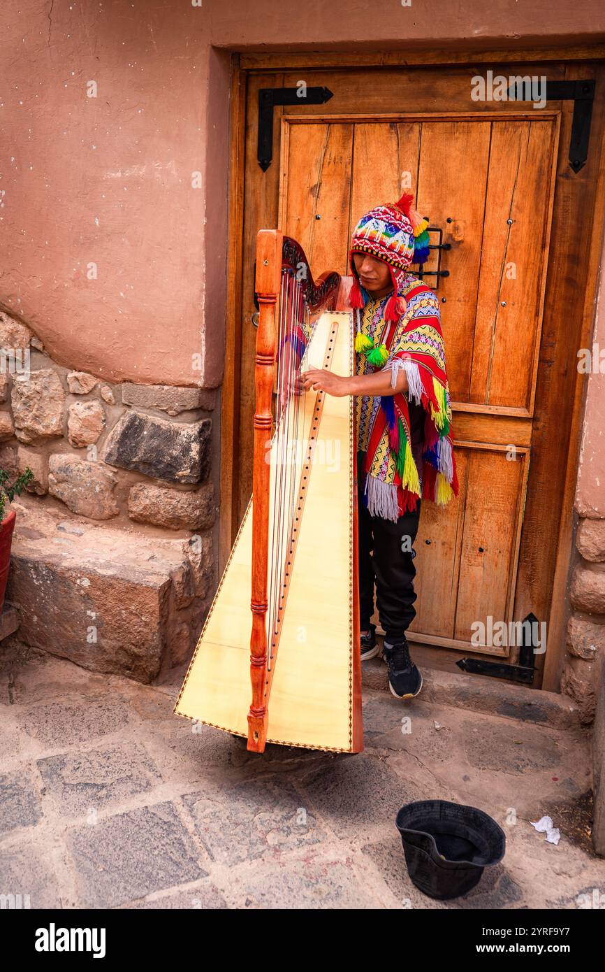 Cusco è una città storica situata in Perù che un tempo era la capitale dell'Impero Inca. Con le sue strade acciottolate e l'architettura coloniale, Cusco i. Foto Stock