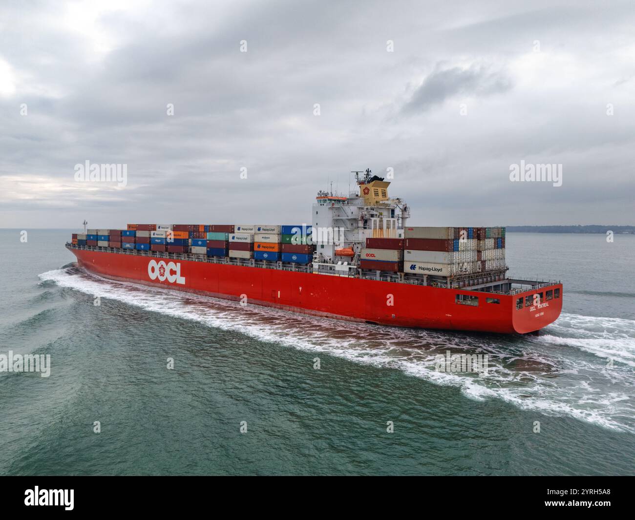 OOCL Montreal, nave portacontainer gestita dalla Orient Overseas Container Line (OOCL) con sede a Hong Kong. Foto Stock