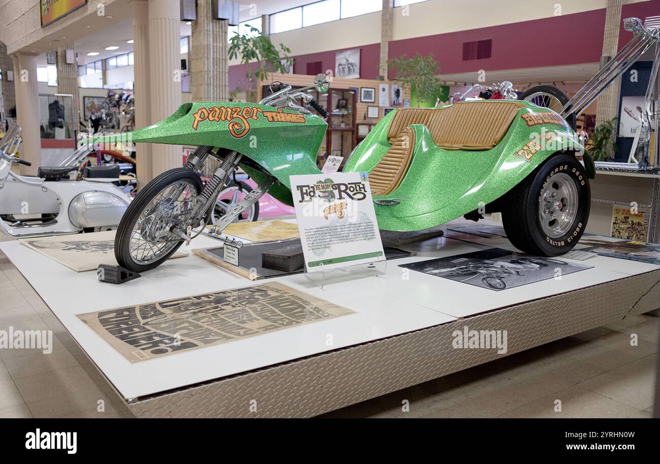 Un triciclo verde Panzer del 1969 progettato da ed Big Daddy Roth con un motore VW al Motorcycle Museum di Newburgh, New York. Foto Stock