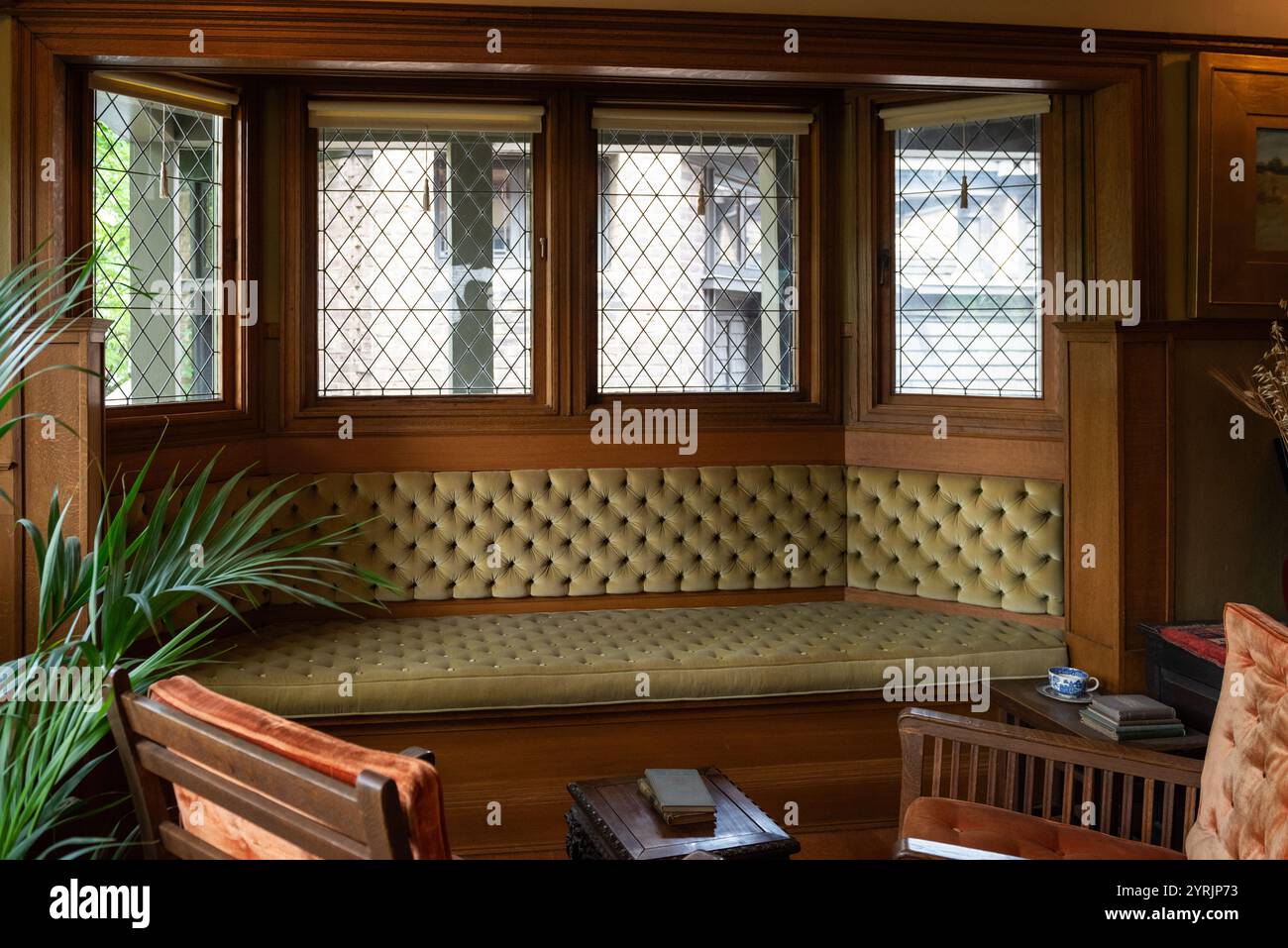 Chicago, il USA - 21 luglio 2017: Alcova con posti a sedere nella Frank Lloyd Wright Home and Studio è una casa storica e studio di design a Oak Park, Illinois, Foto Stock