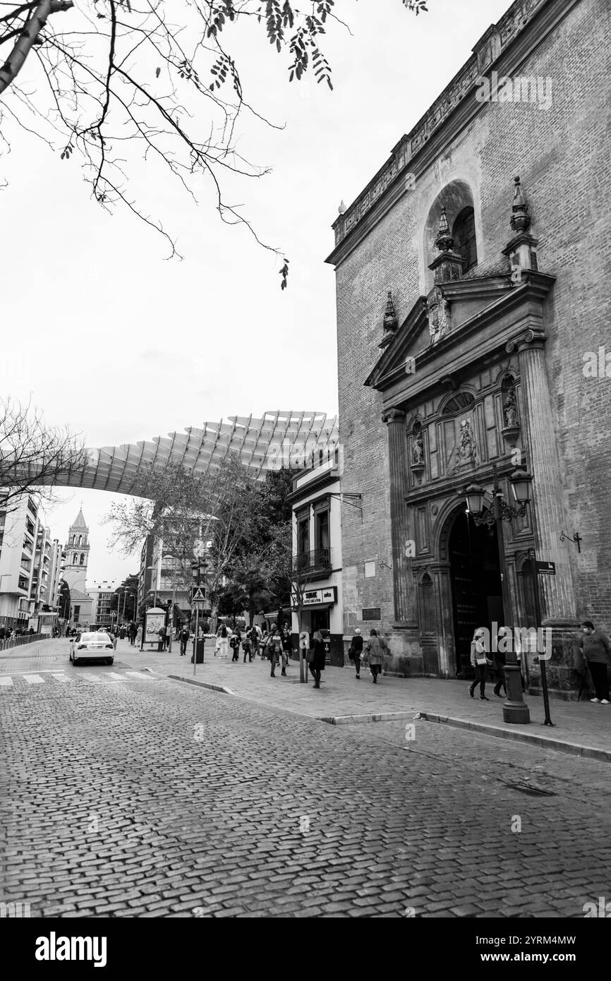 Siviglia, Spagna-24 febbraio 2022: Setas de Sevilla, funghi di Siviglia, inizialmente intitolato Metropol Parasol situato in piazza la Encarnacion. Progettato da J Foto Stock