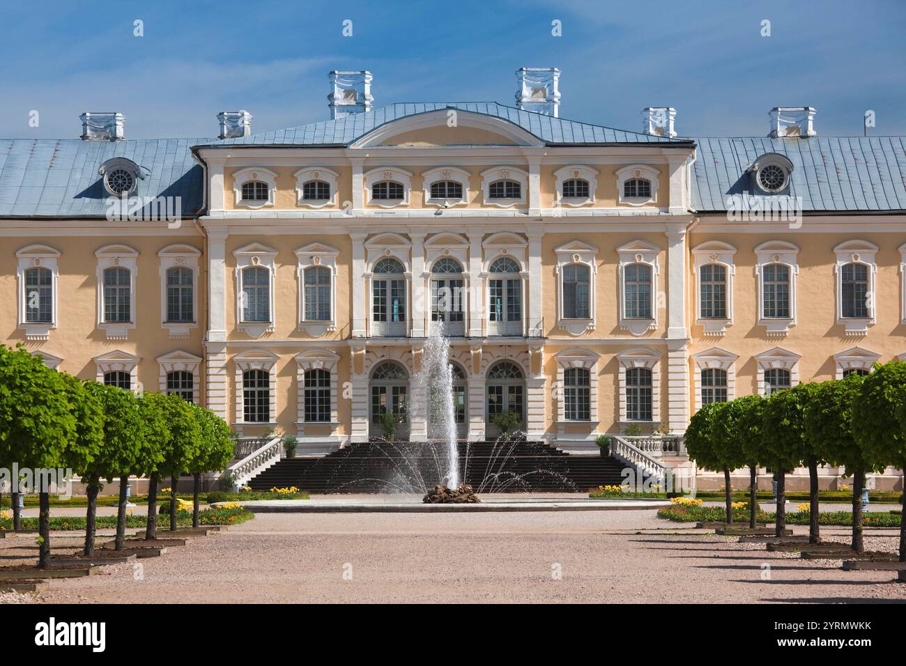 Lettonia, Lettonia meridionale, regione di Zemgale, Pilsrundale, Palazzo Rundale, b 1740, Bartolomeo Rastrelli, architetto, esterno Foto Stock