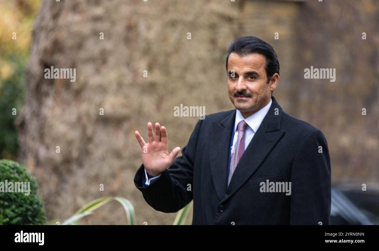 Londra, Regno Unito. 4 dicembre 2024. Tamim bin Hamad al Thani, emiro del Qatar, visita Kier Starmer, primo ministro, in 10 Downing Street, Londra Regno Unito nella foto Sheikh Tamim bin Hamad al Thani credito: Ian Davidson/Alamy Live News Foto Stock