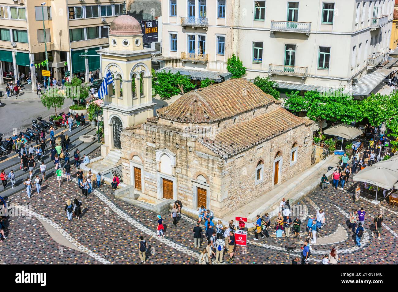 Vista della Chiesa bizantina in Piazza Monastiraki, Atene, Grecia Foto Stock