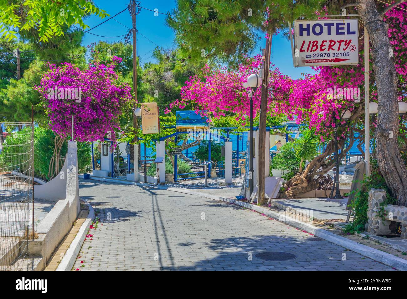 La tranquilla cittadina di Agia Marina a circa 25 km da Atene Foto Stock
