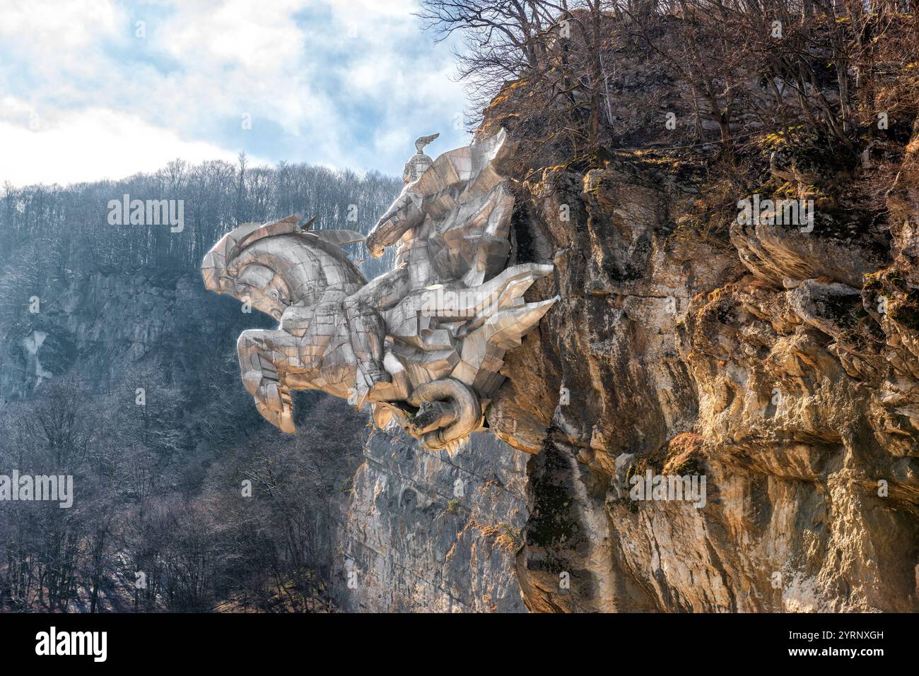 Salta fuori dalla roccia di Uastirdzhi nella gola di Alagir ad Alanya Foto Stock