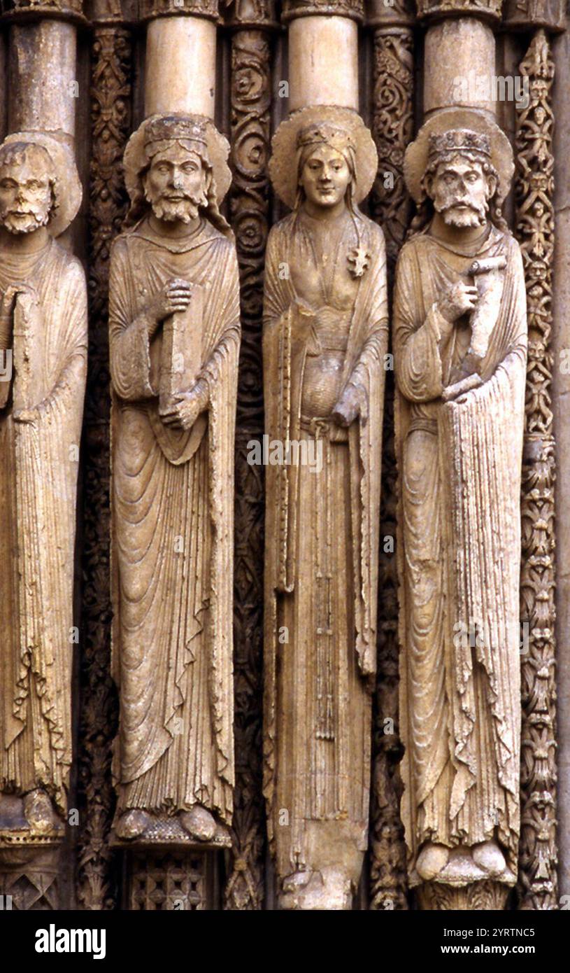 Cattedrale di Chartres; Samuele, Davide, Regina di Saba, Salomone; figure di stipite dell'embrione destro, portale centrale, facciata ovest Foto Stock