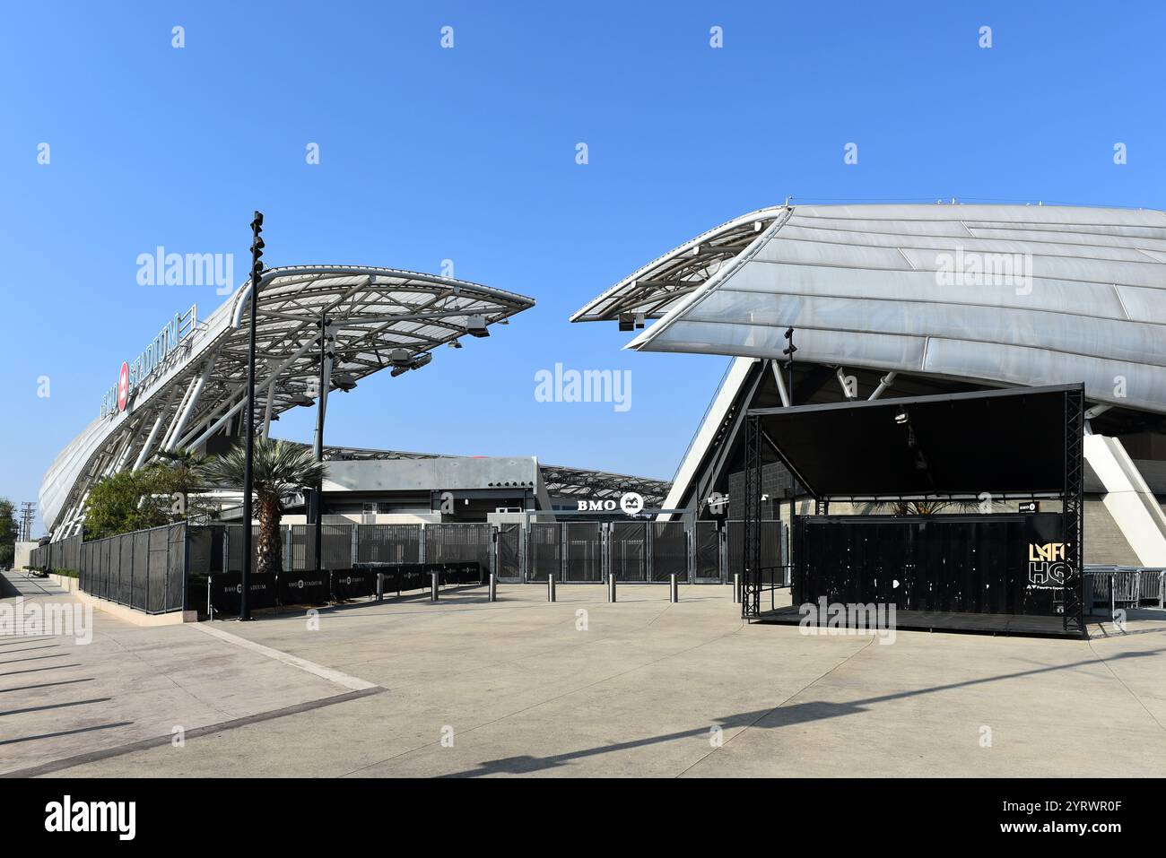 LOS ANGELES, CALIFORNIA - 4 dicembre 2024: Stadio BMO, sede del LA Football Club, della squadra di calcio e dell'Angel City FC. Foto Stock