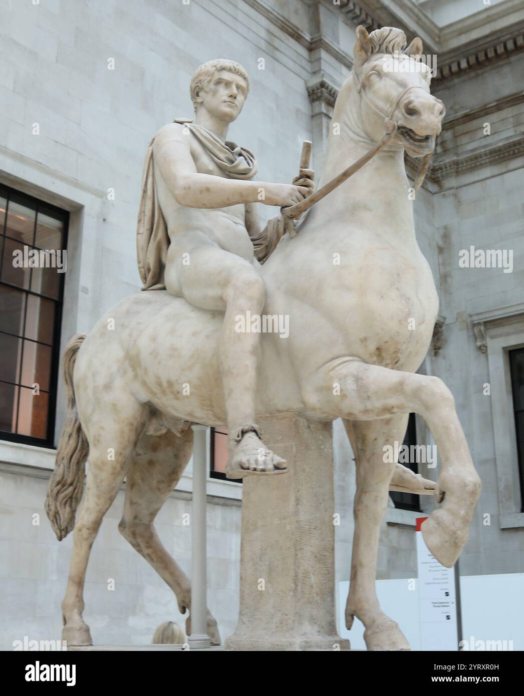 Statua equestre romana di un giovane su un cavallo. Trovato a Roma, i secolo d.C. Foto Stock