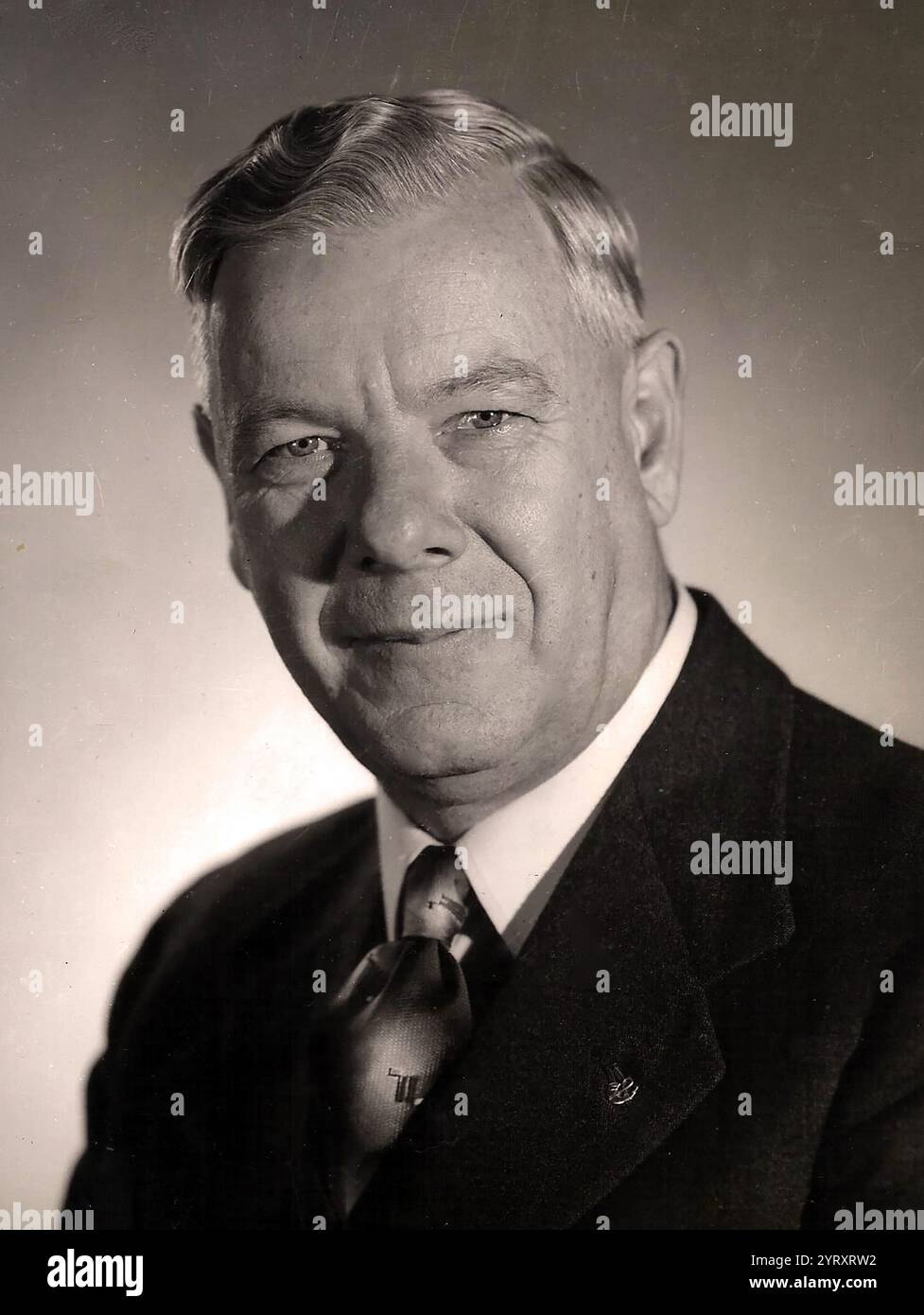 Hendrik Verwoerd (1901, 6 settembre 1966), primo ministro del Sudafrica. È comunemente considerato l'architetto dell'apartheid. Verwoerd giocò un ruolo significativo nell'ingegneria sociale dell'apartheid, il sistema nazionale di segregazione razziale istituzionalizzata e supremazia bianca, come Ministro degli affari nativi (1950 1958) e poi come primo ministro (1958 1966), fino al suo assassinio nel 1966. Foto Stock