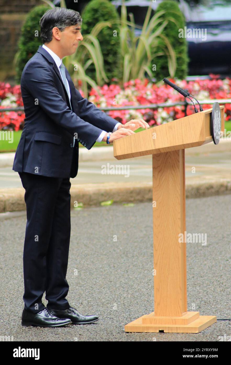 Il primo ministro britannico, Rishi Sunak, lascia l'incarico dopo aver perso le elezioni. Downing Street, Londra. 5 luglio 2024 Foto Stock