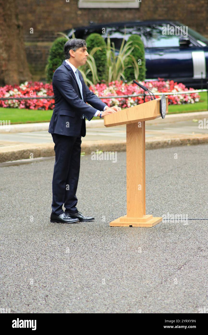 Il primo ministro britannico, Rishi Sunak, lascia l'incarico dopo aver perso le elezioni. Downing Street, Londra. 5 luglio 2024 Foto Stock