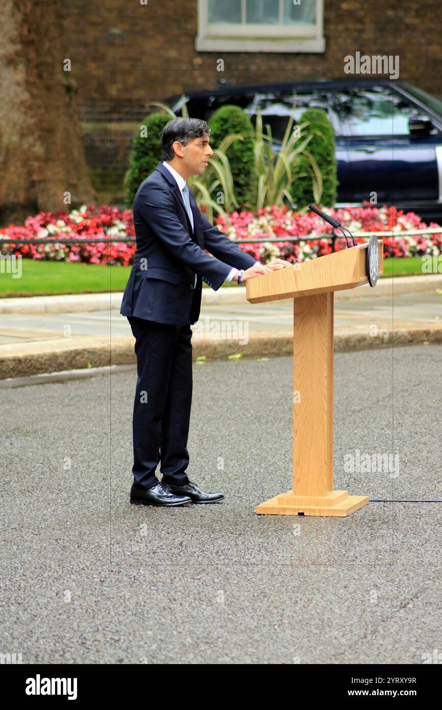 Il primo ministro britannico, Rishi Sunak, lascia l'incarico dopo aver perso le elezioni. Downing Street, Londra. 5 luglio 2024 Foto Stock