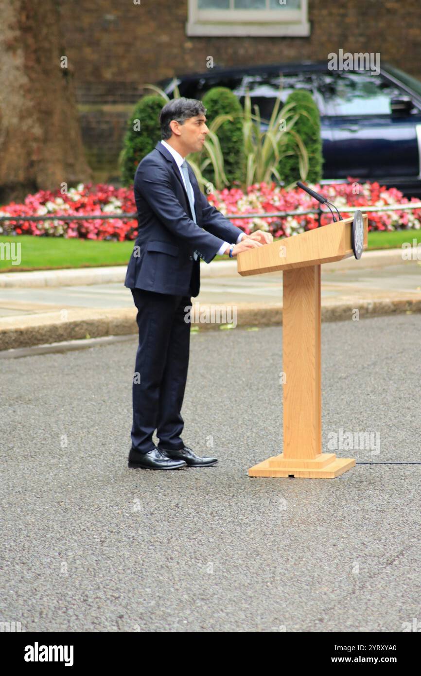 Il primo ministro britannico, Rishi Sunak, lascia l'incarico dopo aver perso le elezioni. Downing Street, Londra. 5 luglio 2024 Foto Stock